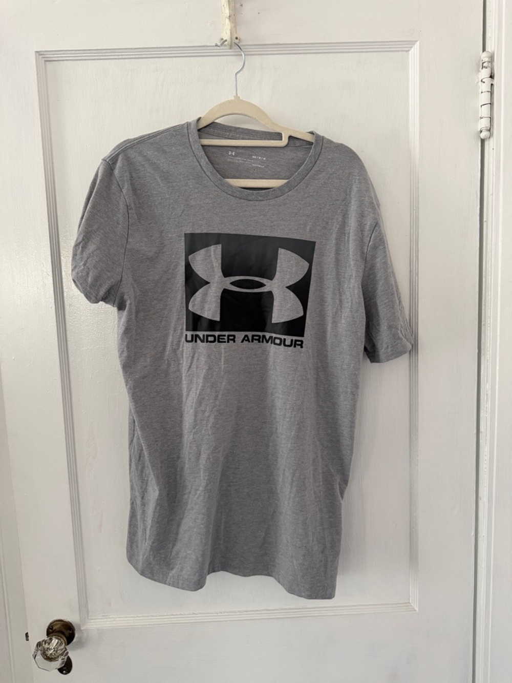 Under Armour Men’s Gray Tee with Black Logo